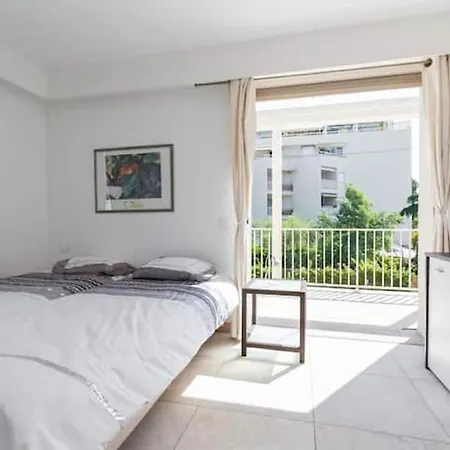 Enticing In Les Pins Near The