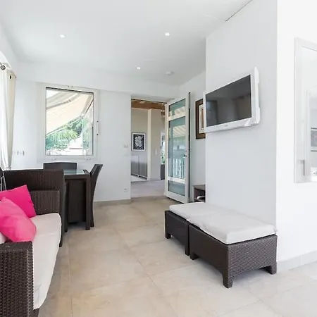 Villa Enticing In Les Pins Near The Juan-les-Pins