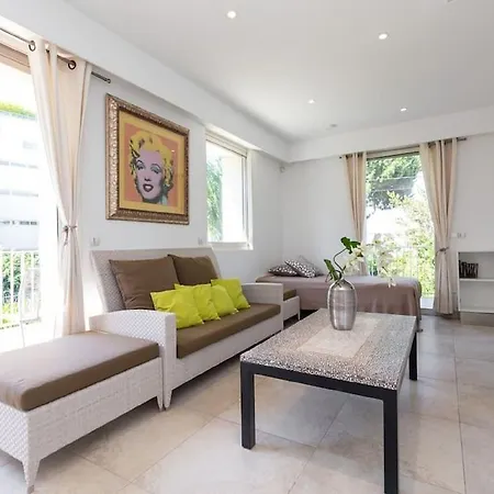 Villa Enticing In Les Pins Near The *