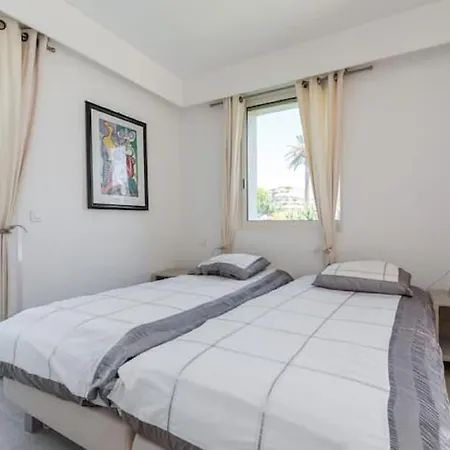 ヴィラ Enticing In Les Pins Near The