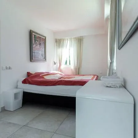 Enticing In Les Pins Near The Villa *